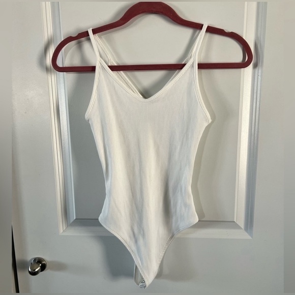AE White Ribbed V-Neck Bodysuit - Picture 5 of 11